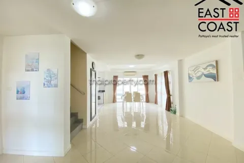Casa de 3 dormitorios en Pattaya, Tailandia № 213360 - foto 7