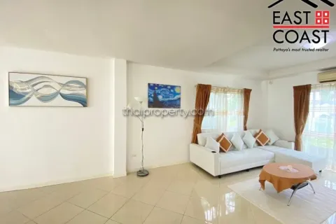 Casa de 3 dormitorios en Pattaya, Tailandia № 213360 - foto 9