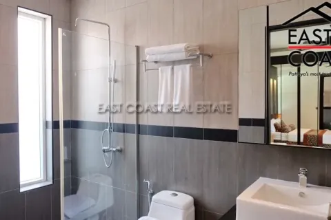 Casa de 4 dormitorios en Pattaya, Tailandia № 213359 - foto 17