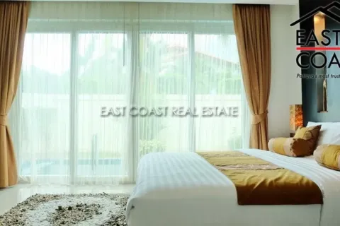 Casa de 4 dormitorios en Pattaya, Tailandia № 213359 - foto 7