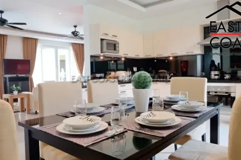 Casa de 4 dormitorios en Pattaya, Tailandia № 213359 - foto 5