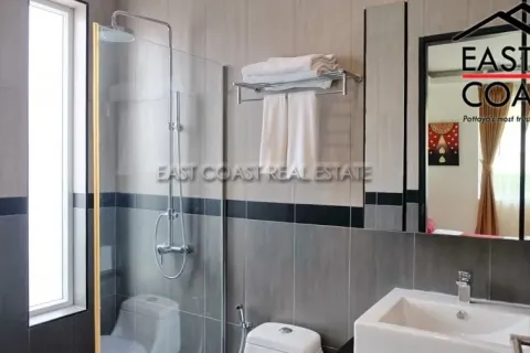 Casa de 4 dormitorios en Pattaya, Tailandia № 213359 - foto 15