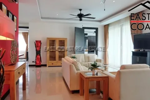 House in Pattaya, Thailand 4 bedrooms № 213359