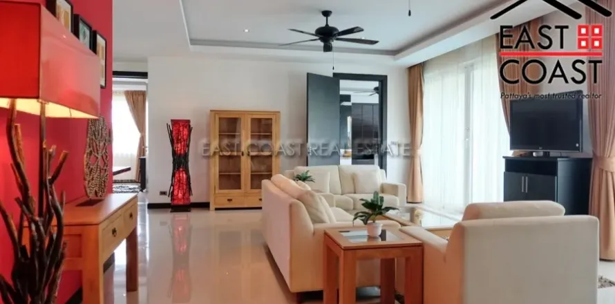 Casa de 4 dormitorios en Pattaya, Tailandia № 213359