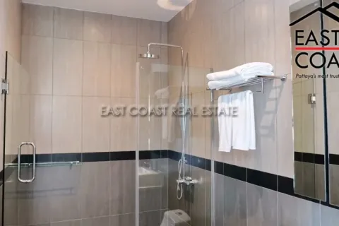 Casa de 4 dormitorios en Pattaya, Tailandia № 213359 - foto 12