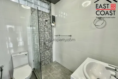 Casa de 2 dormitorios en Pattaya, Tailandia № 213356 - foto 17
