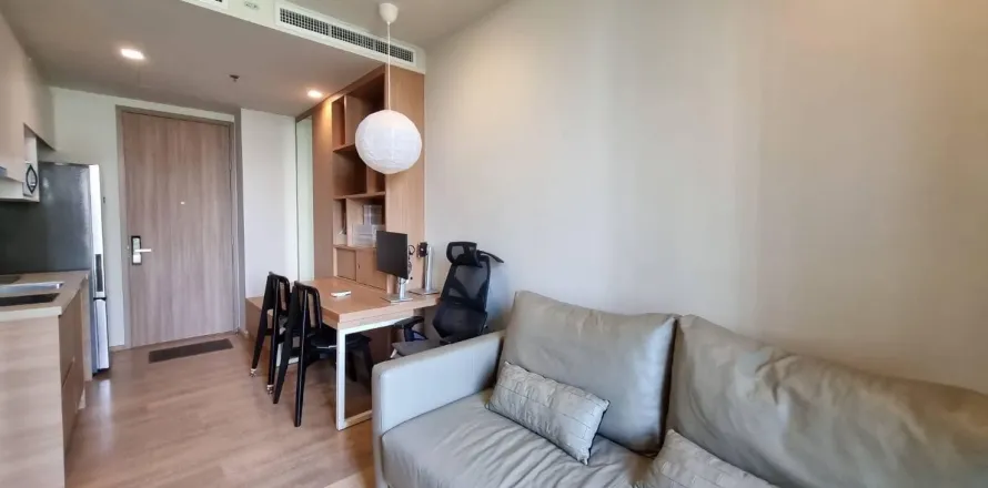 Studio dans le Condo à Watthana, Bangkok, Thaïlande  № 153422