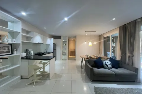 Condo in Pattaya, Thailand, 2 bedrooms  № 153425 - photo 2