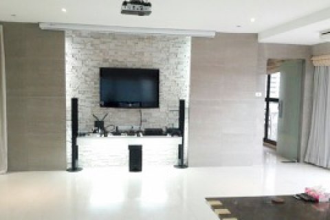 Condo in Bangkok, Thailand, 2 bedrooms  № 143761 - photo 4