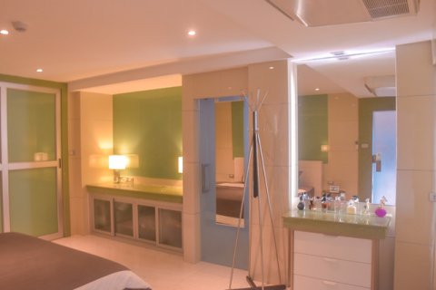 Condo in Bangkok, Thailand, 2 bedrooms  № 143761 - photo 10