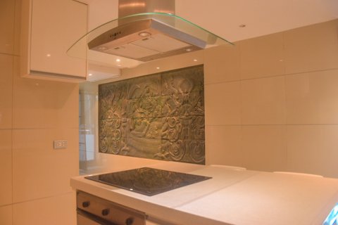 Condo in Bangkok, Thailand, 2 bedrooms  № 143761 - photo 6