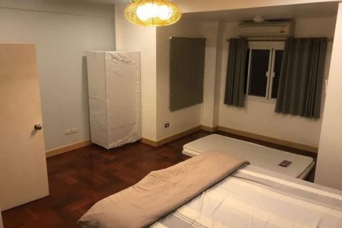 Дом в Бангкоке, Таиланд с 4 спальнями  № 143758 - фото 9