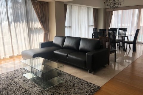 Condo in Yan Nawa, Bangkok, Thailand, 3 bedrooms  № 143760 - photo 1