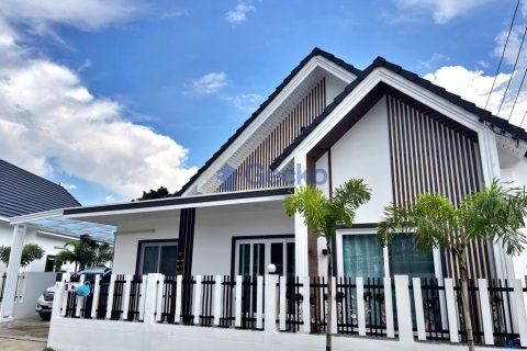 House in Pattaya, Thailand 3 bedrooms № 196092