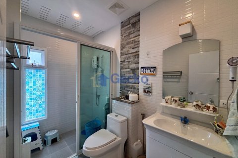 House in Pattaya, Thailand 3 bedrooms № 196092 - photo 16