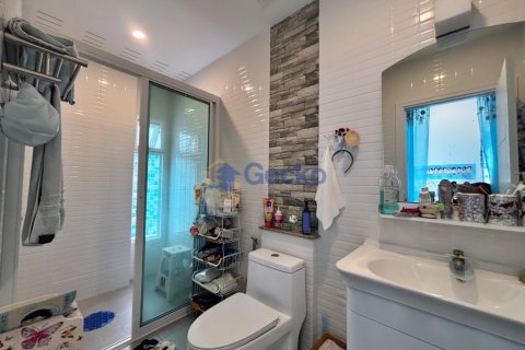 House in Pattaya, Thailand 3 bedrooms № 196092 - photo 12