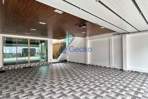 House in Pattaya, Thailand 4 bedrooms № 196090 - photo 3