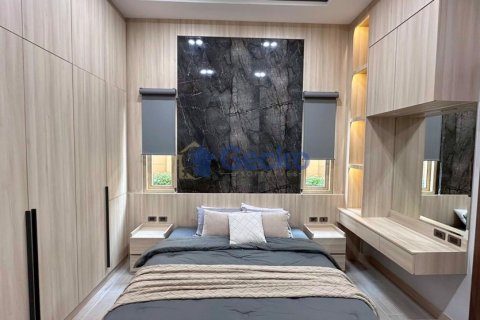 House in Pattaya, Thailand 4 bedrooms № 196090 - photo 10