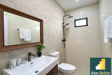 Casa de 3 dormitorios en Pattaya, Tailandia № 210748 - foto 11