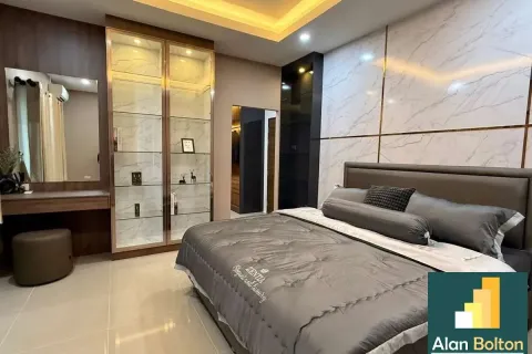 Casa de 3 dormitorios en Pattaya, Tailandia № 210748 - foto 9