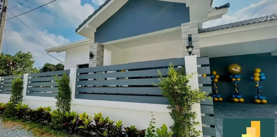 Casa de 3 dormitorios en Pattaya, Tailandia № 210748