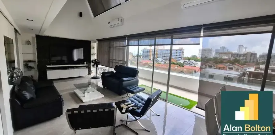 Condominio de 3 dormitorios en Jomtien Beach, Pattaya, Tailandia № 210747