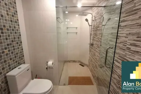 Condominio de 3 dormitorios en Jomtien Beach, Pattaya, Tailandia № 210747 - foto 17