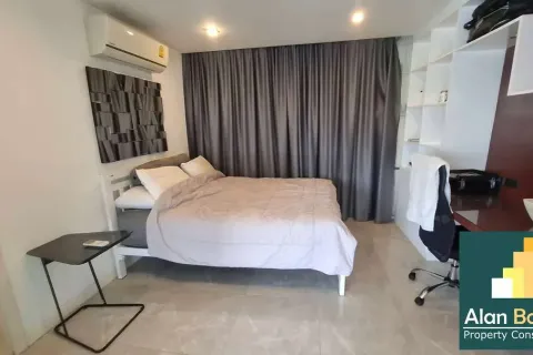 Condominio de 3 dormitorios en Jomtien Beach, Pattaya, Tailandia № 210747 - foto 6