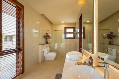 Villa in Chiang Mai, Thailand 7 bedrooms № 133435 - photo 17