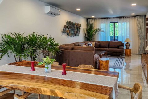 House in Chiang Mai, Thailand 4 bedrooms № 133434 - photo 2