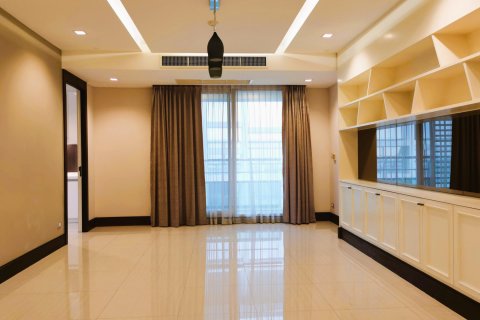Condo in Bangkok, Thailand, 4 bedrooms  № 180971 - photo 11
