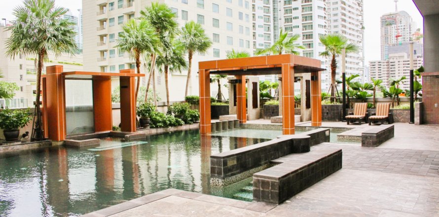 Condo in Bangkok, Thailand, 4 bedrooms  № 180971