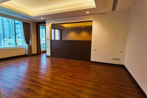 Condo in Bangkok, Thailand, 4 bedrooms  № 180971 - photo 19