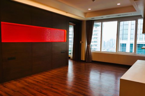 Condo in Bangkok, Thailand, 4 bedrooms  № 180971 - photo 22