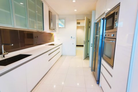 Condo in Bangkok, Thailand, 4 bedrooms  № 180971 - photo 10