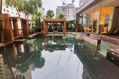 Condo in Bangkok, Thailand, 4 bedrooms  № 180971 - photo 29