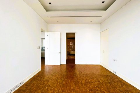 Condo in Bangkok, Thailand, 2 bedrooms  № 180969 - photo 19