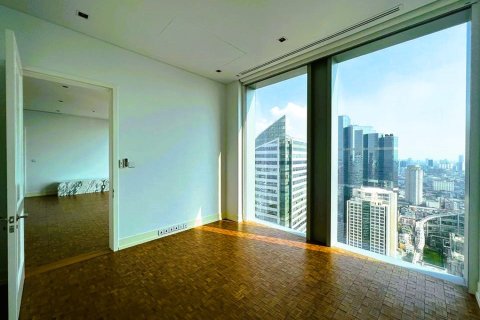 Condo in Bangkok, Thailand, 2 bedrooms  № 180969 - photo 12
