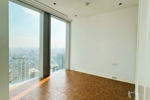 Condo in Bangkok, Thailand, 2 bedrooms  № 180969 - photo 17