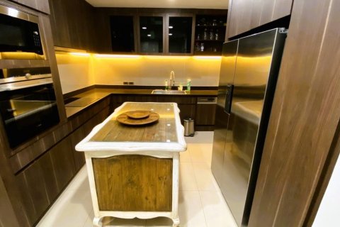 Condo in Bangkok, Thailand, 4 bedrooms  № 180972 - photo 6