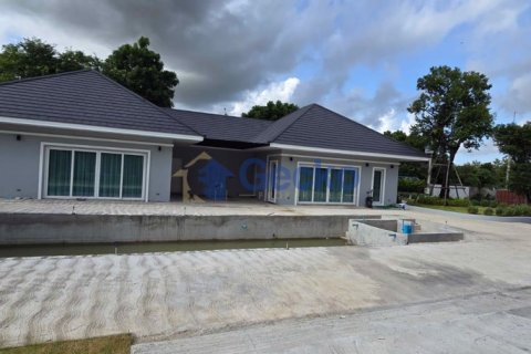 House in Pattaya, Thailand 6 bedrooms № 196351 - photo 22