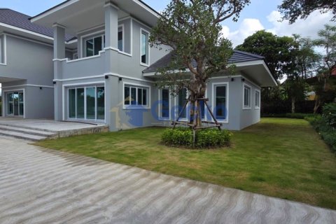House in Pattaya, Thailand 6 bedrooms № 196351 - photo 14