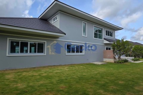 House in Pattaya, Thailand 6 bedrooms № 196351 - photo 8