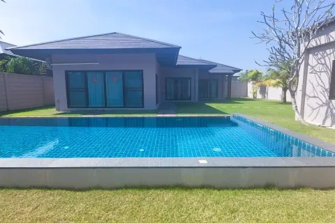 Casa de 3 dormitorios en Pattaya, Tailandia № 212063 - foto 27