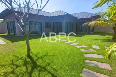 Casa de 3 dormitorios en Pattaya, Tailandia № 212063 - foto 5