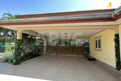 Casa de 3 dormitorios en Pattaya, Tailandia № 212059 - foto 3