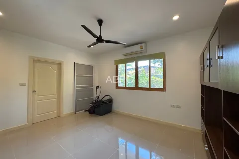 Casa de 3 dormitorios en Pattaya, Tailandia № 212058 - foto 5