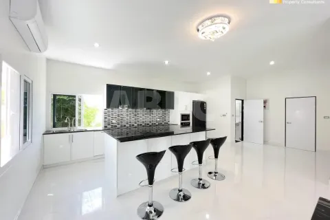 Casa de 3 dormitorios en Pattaya, Tailandia № 212062 - foto 6