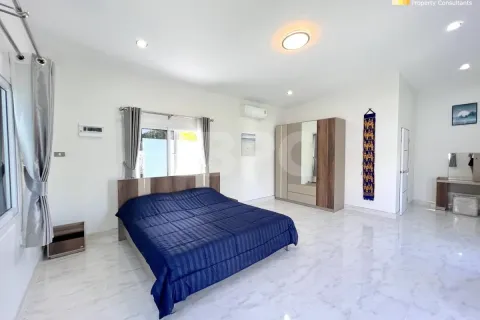 Casa de 3 dormitorios en Pattaya, Tailandia № 212062 - foto 8
