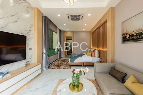 Casa de 6 dormitorios en Pattaya, Tailandia № 212060 - foto 10
